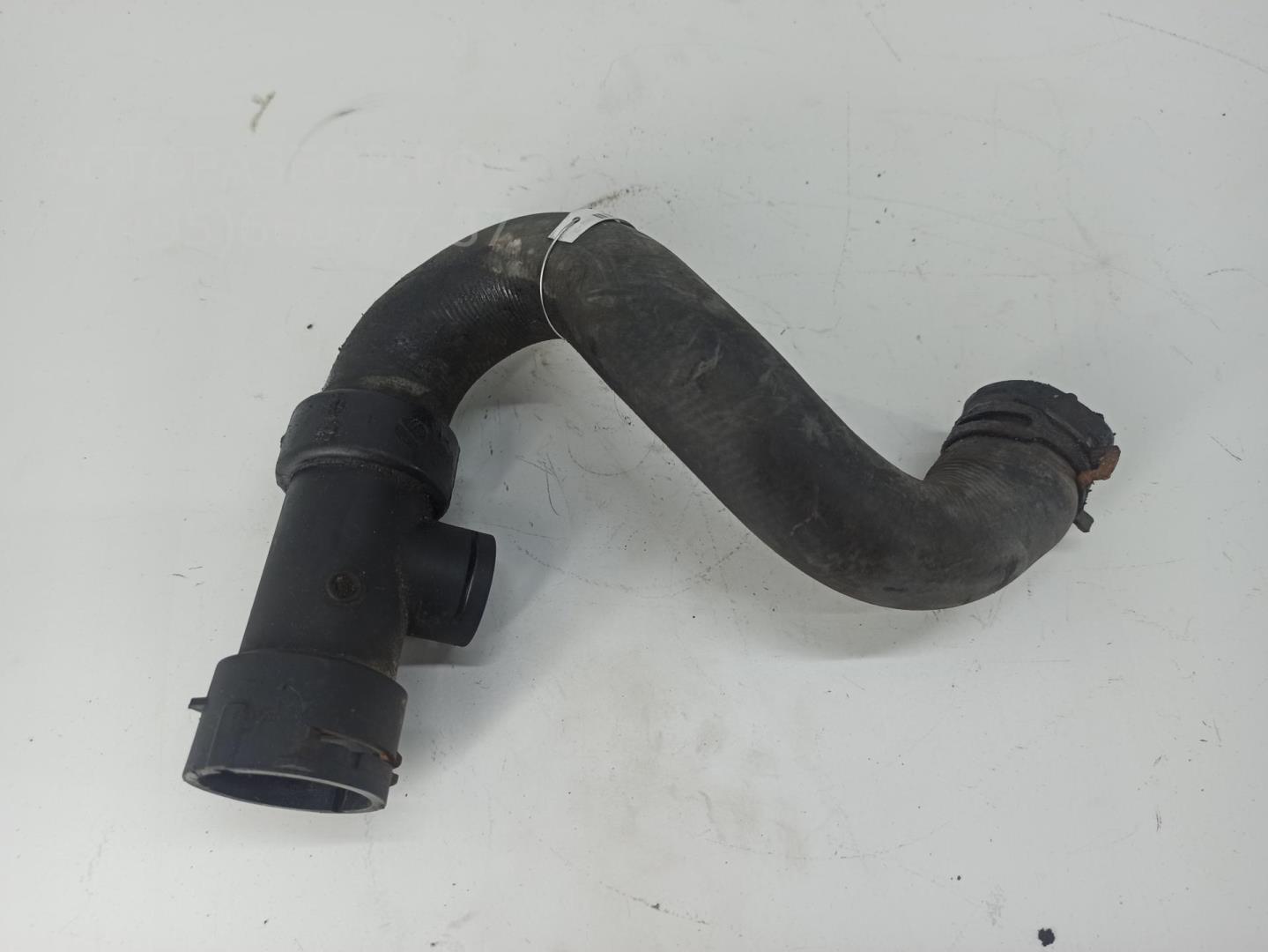 Патрубок радиатора