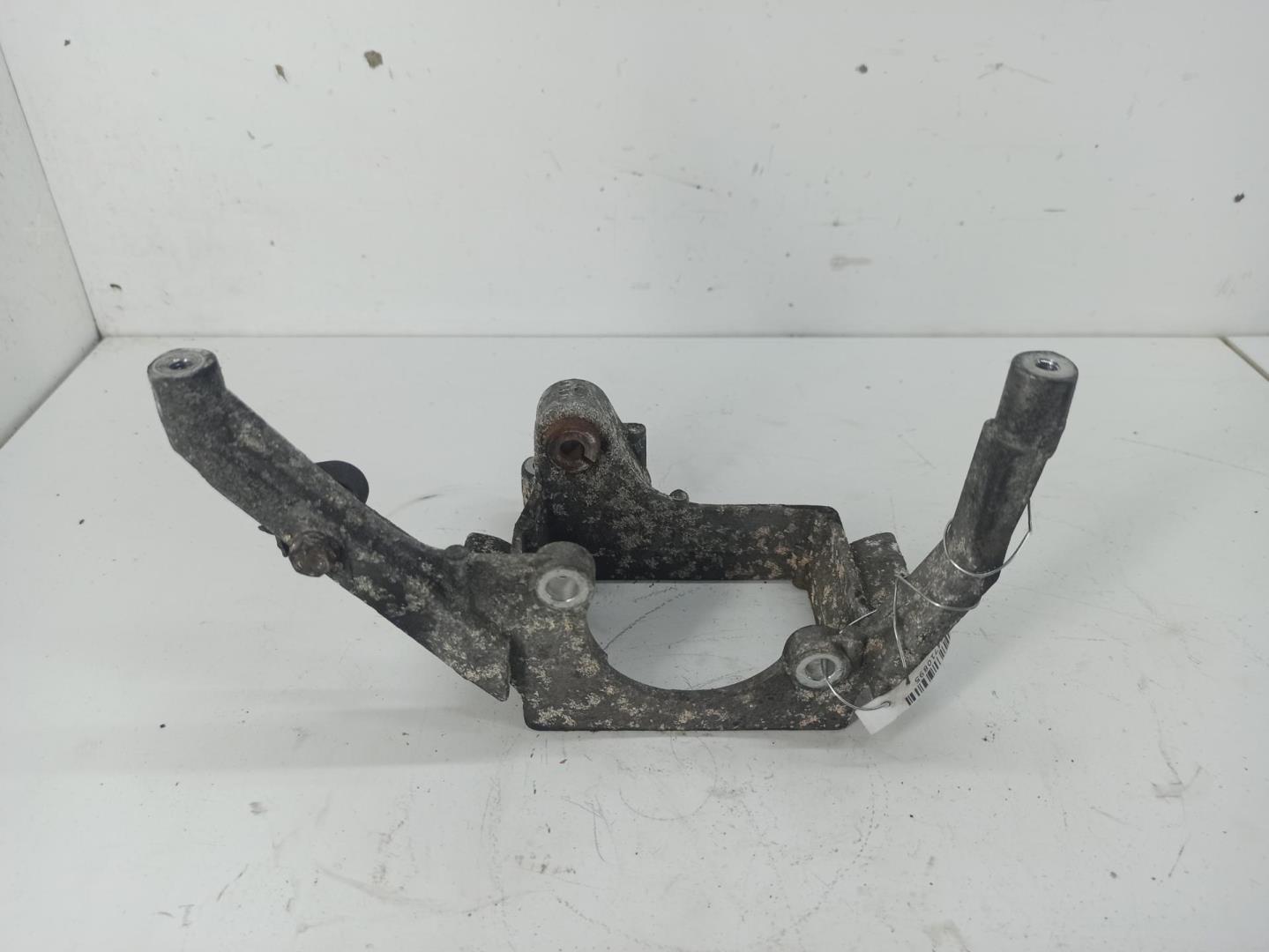 Кронштейн ГУР