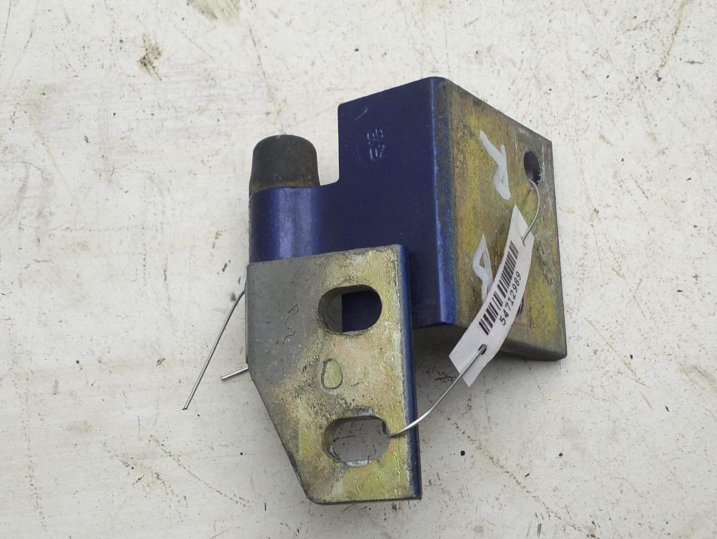 Петля двери