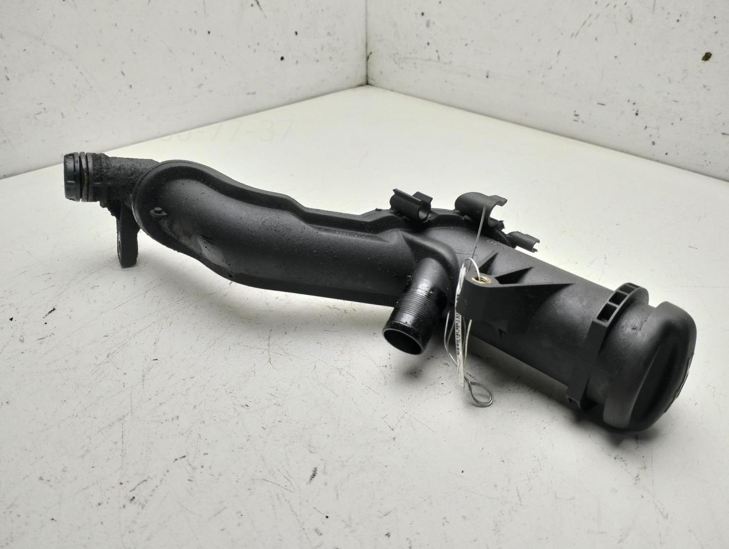 Маслозаливная горловина