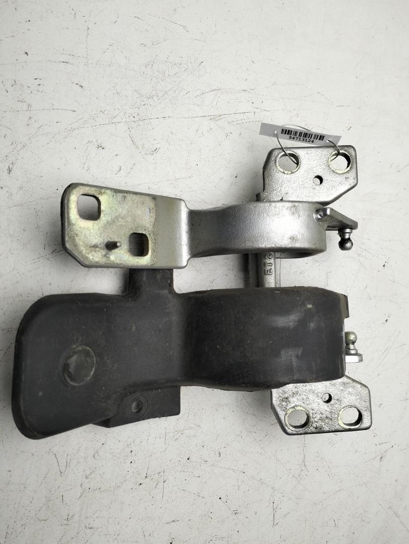 Петля крышки багажника