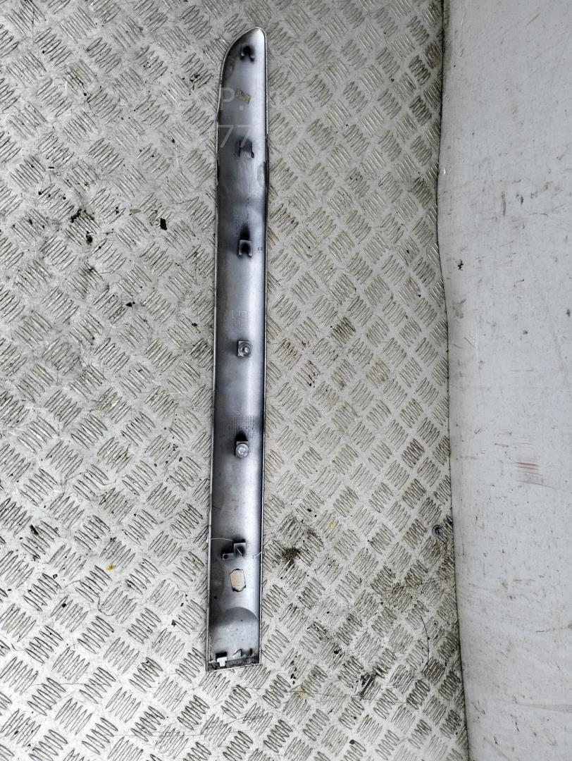 Накладка двери задней левой