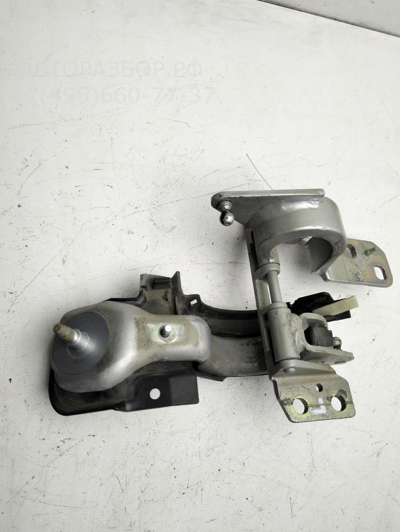 Петля крышки багажника