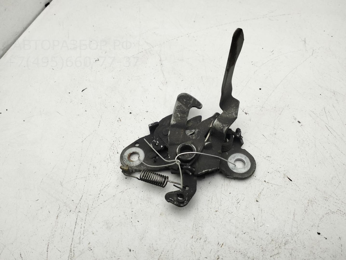 Замок капота