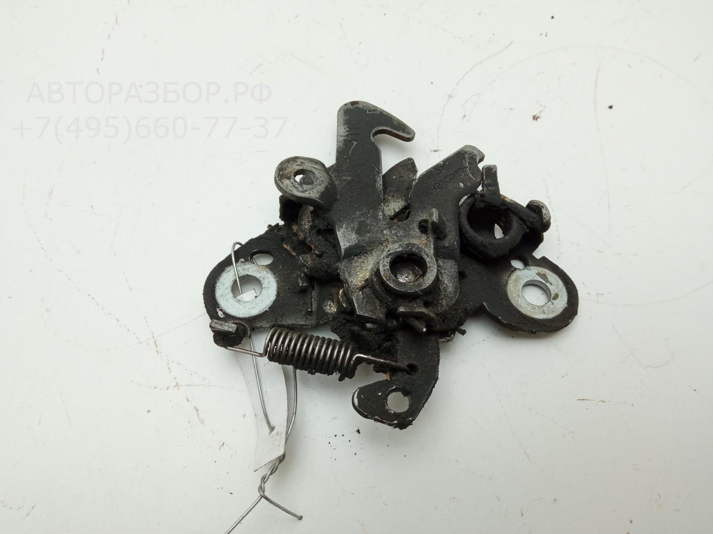 Замок капота