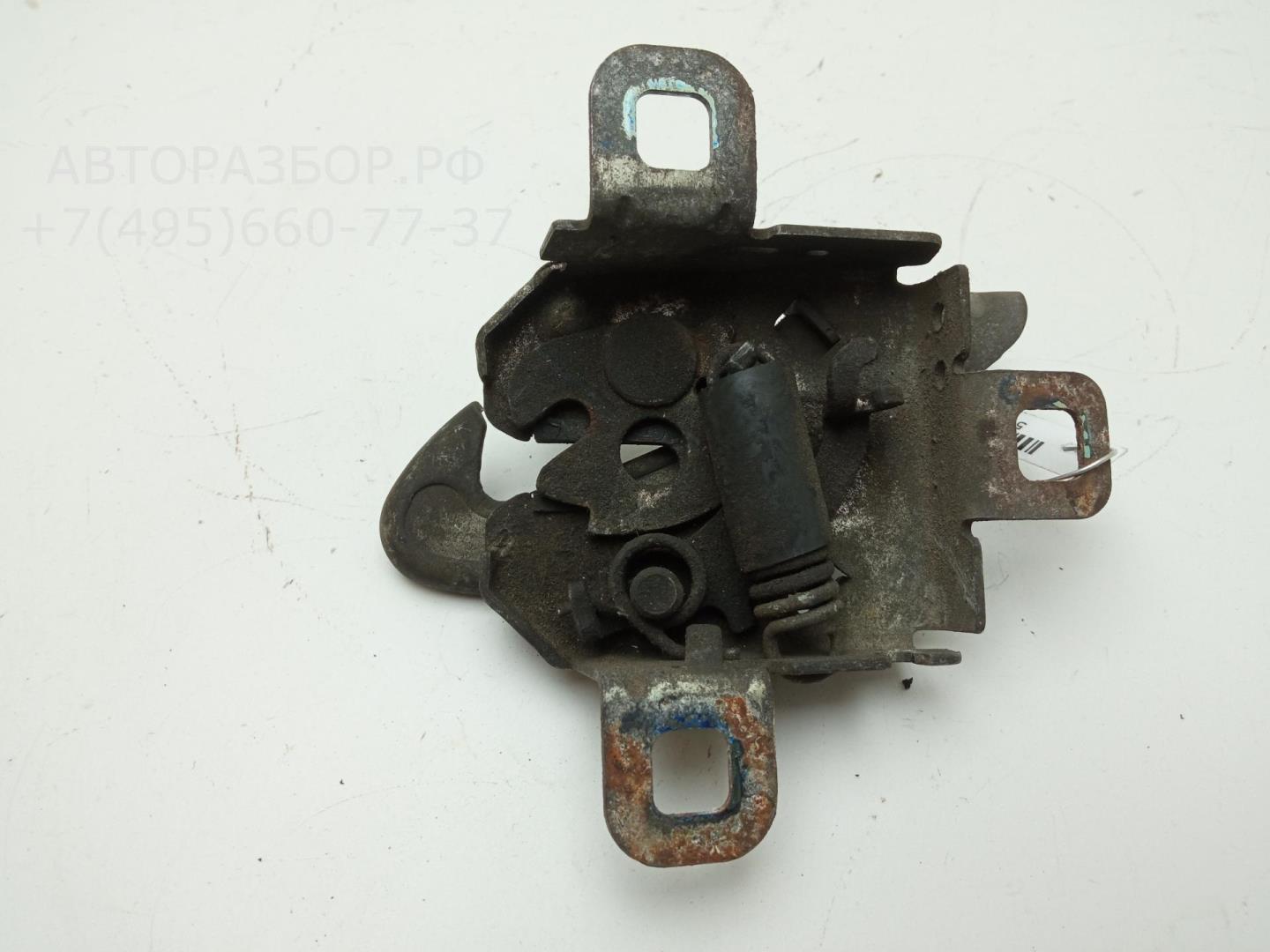 Замок капота