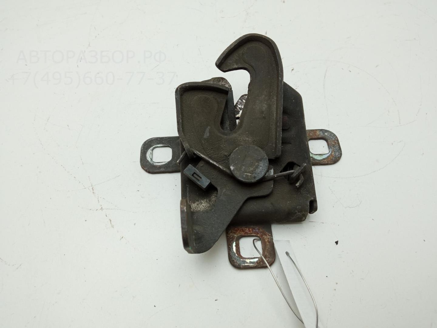 Замок капота