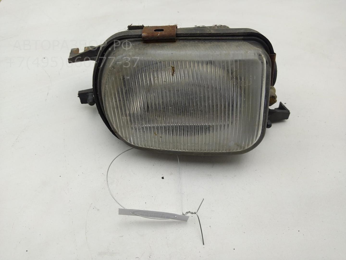 Фара противотуманная левая
