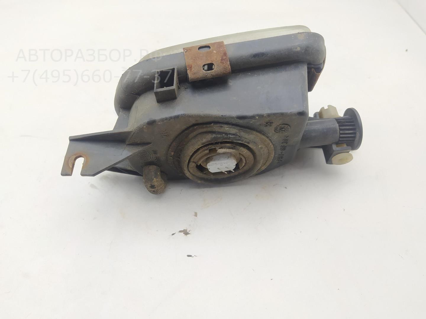 Фара противотуманная правая