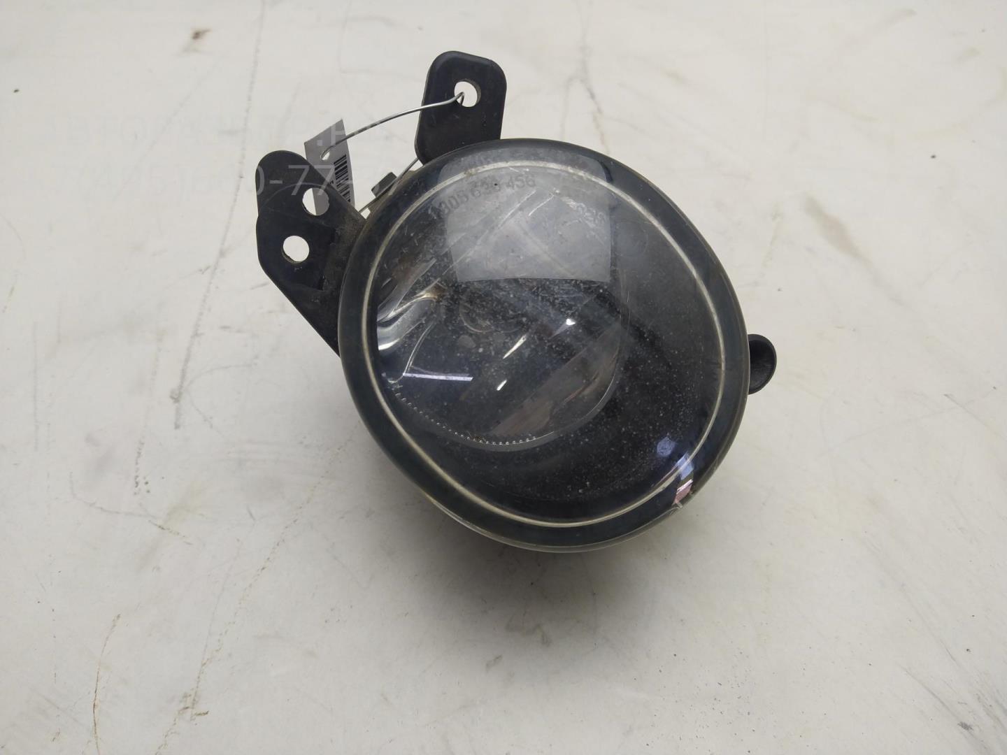 Фара противотуманная правая