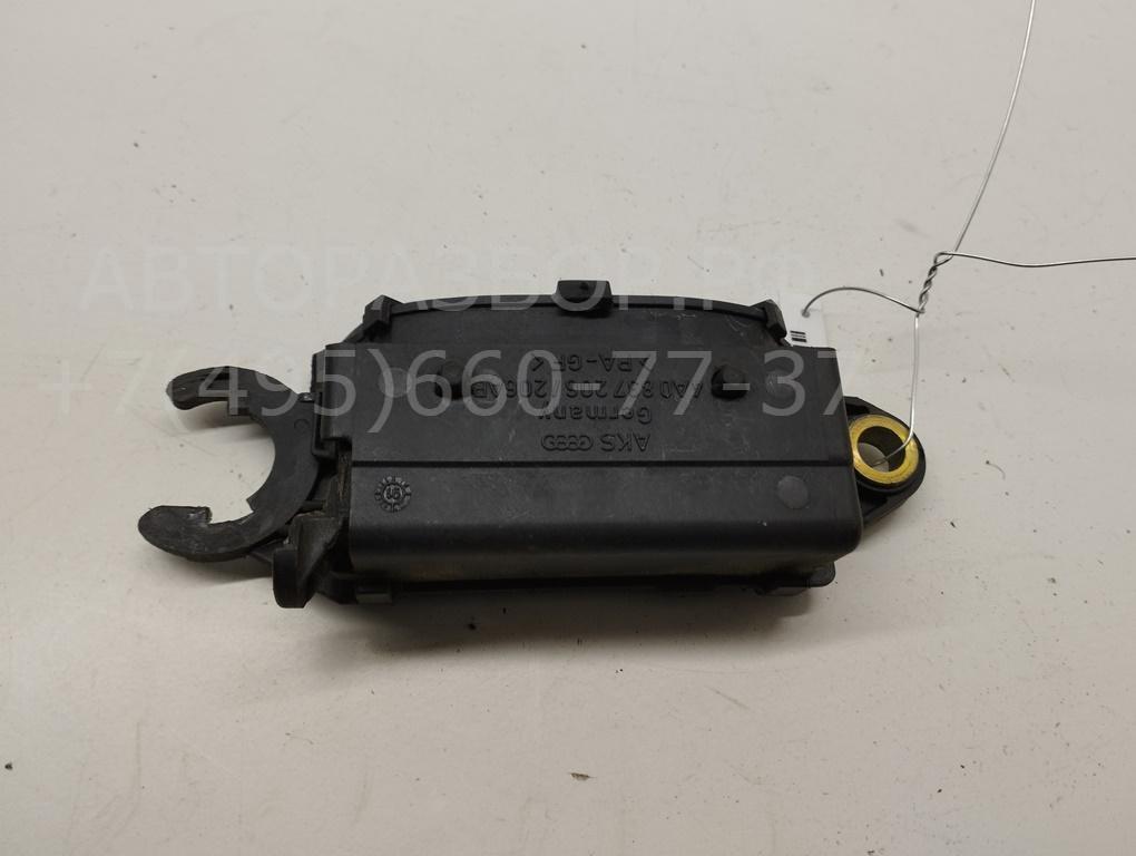 Ручка двери передней наружная правая