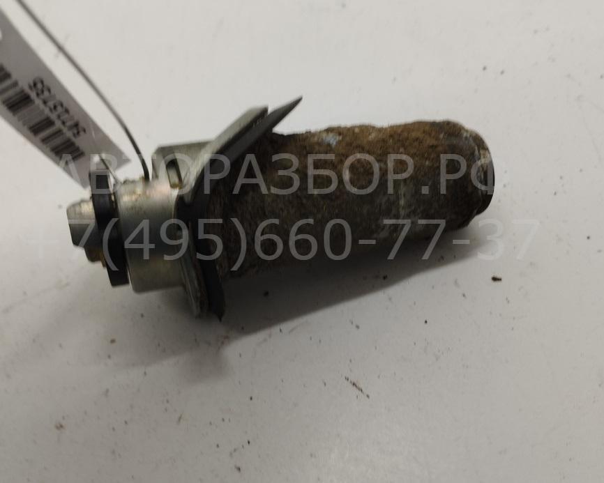 Вставка замка багажника