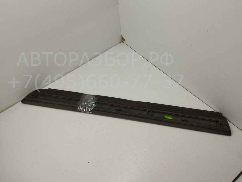 Накладка двери задней правой