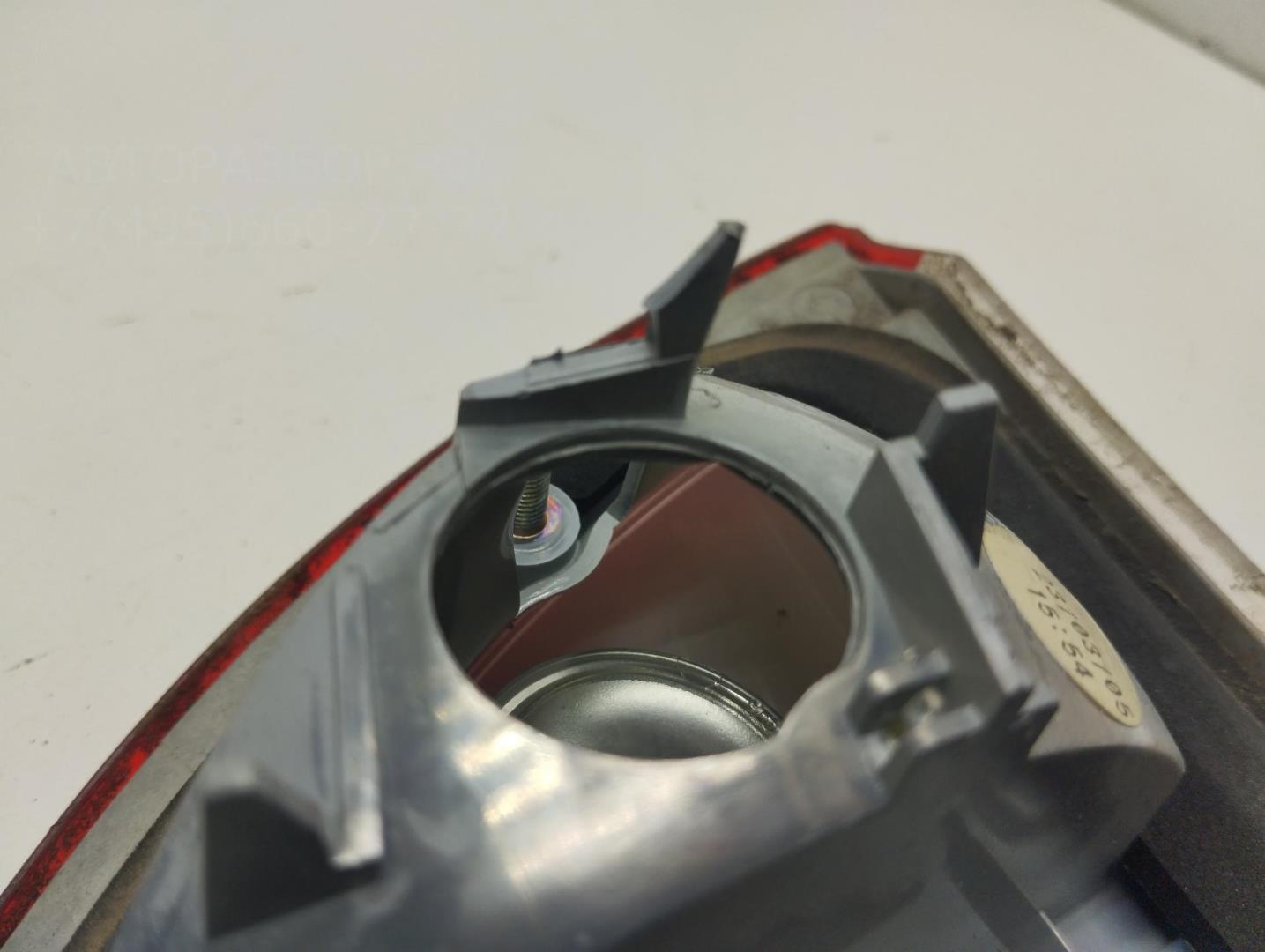 Фонарь задний внутренний левый