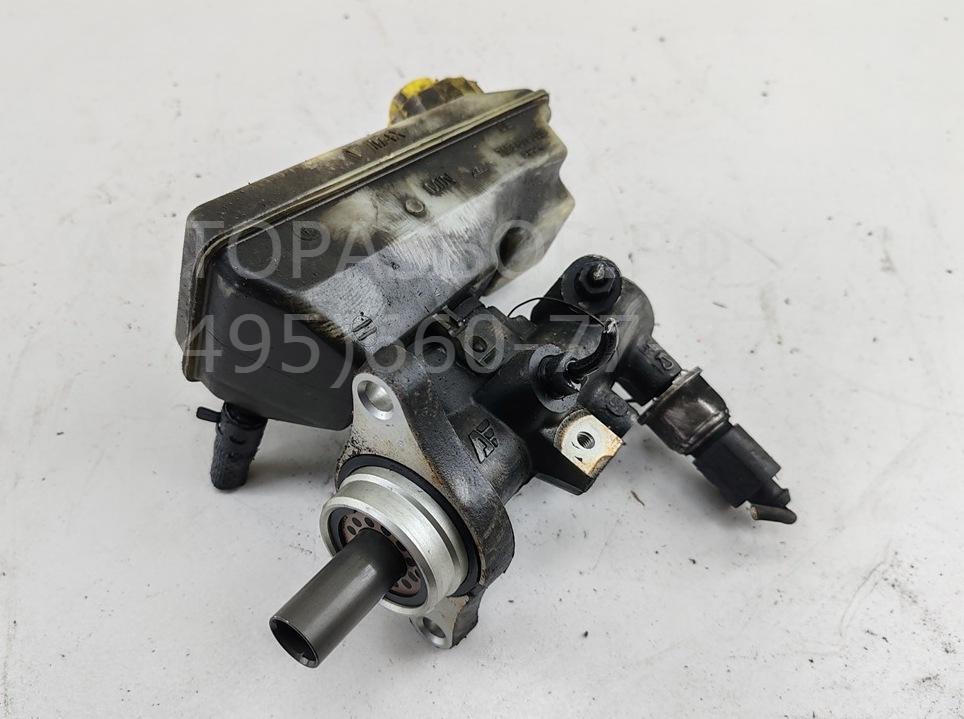 Цилиндр тормозной главный