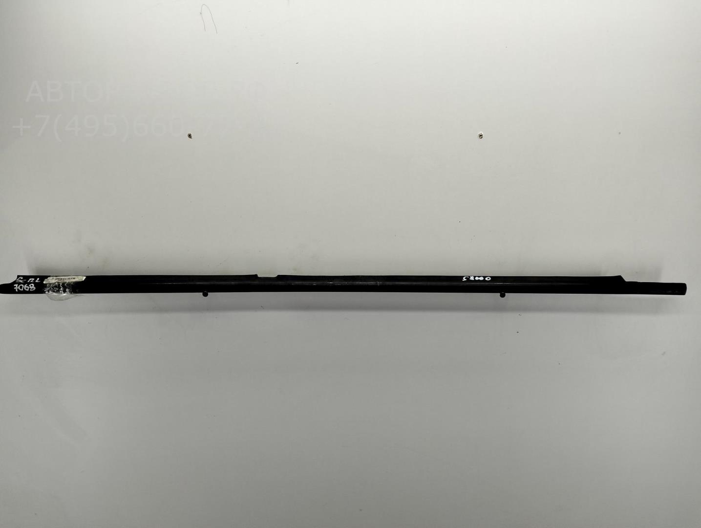 Накладка стекла переднего левого