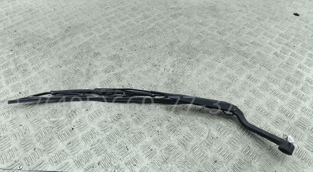 Поводок стеклоочистителя передний левый