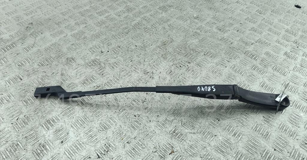 Поводок стеклоочистителя передний левый