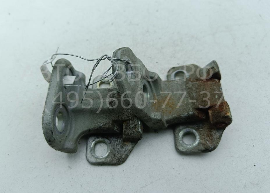 Петля двери