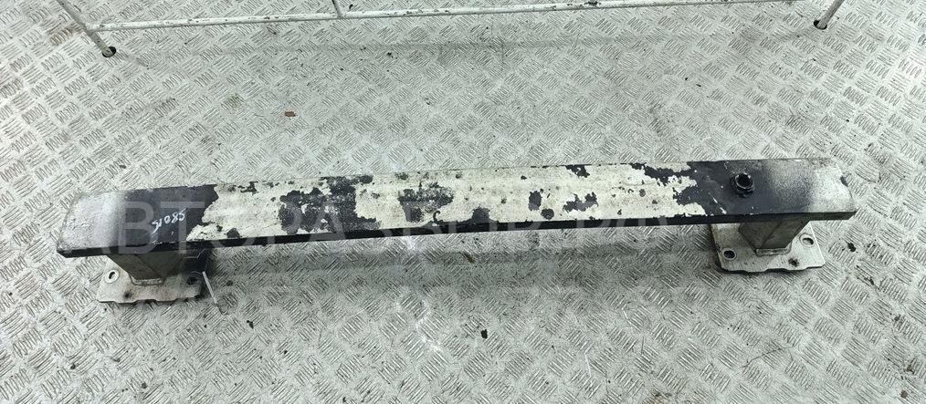 Усилитель переднего бампера