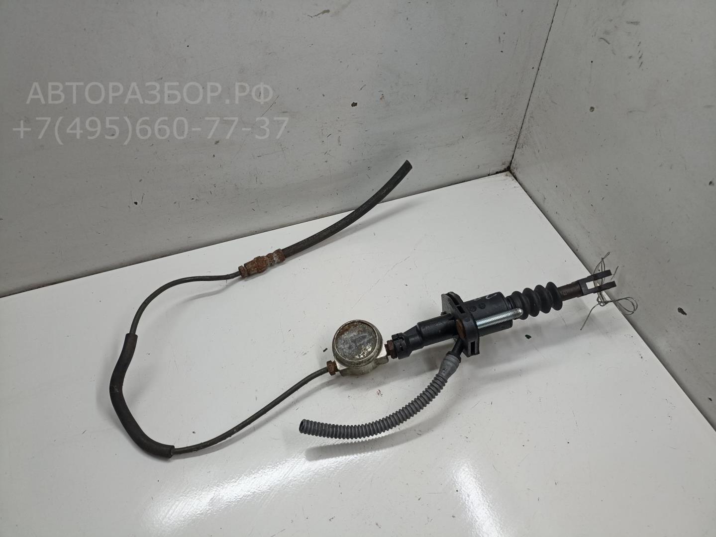 Цилиндр сцепления главный