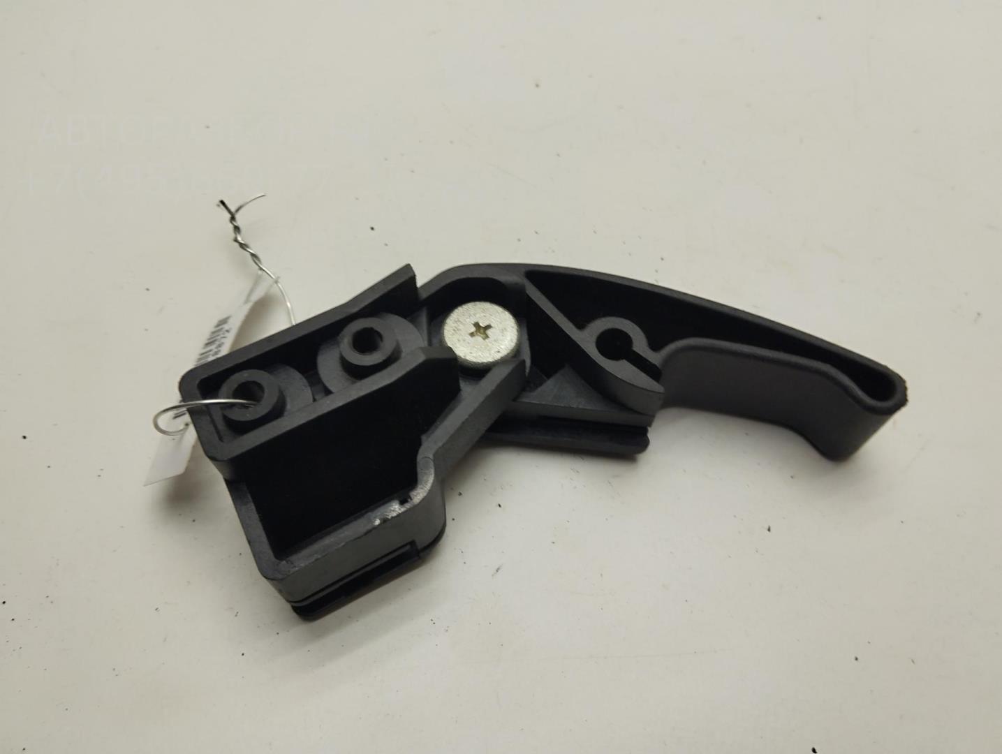 Ручка открывания капота