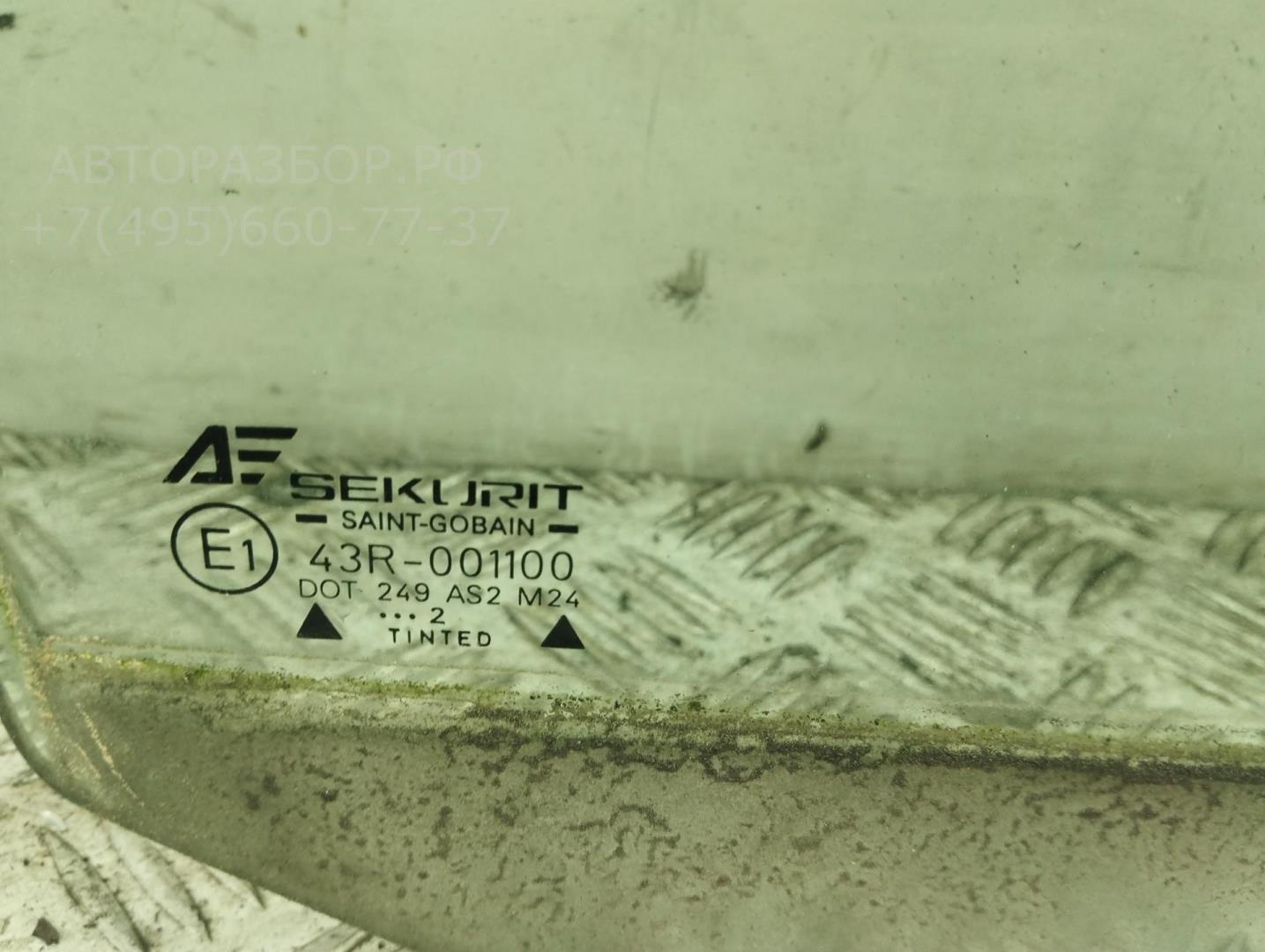 Стекло двери передней правой
