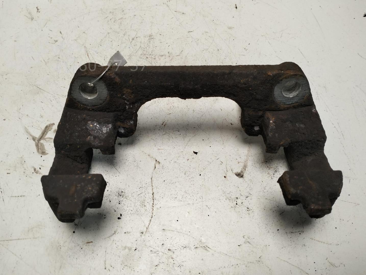 Скоба суппорта переднего