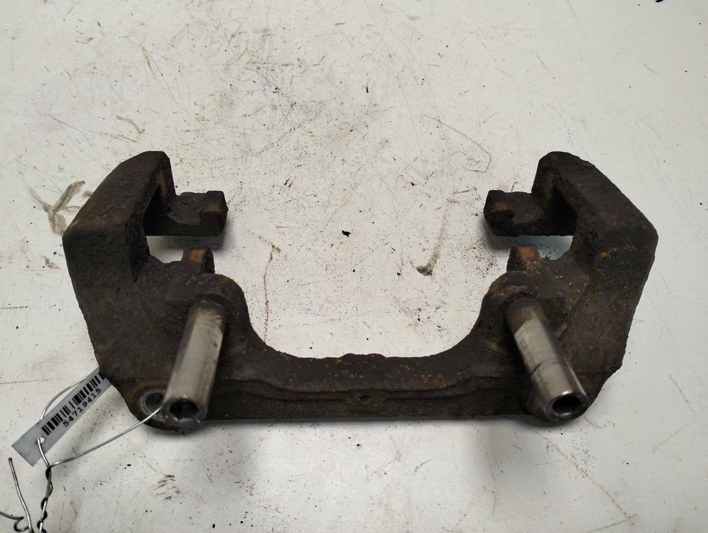 Скоба суппорта переднего