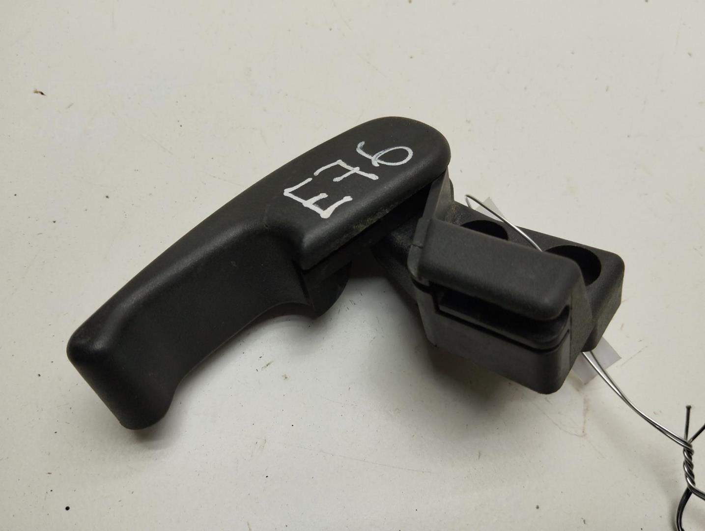 Ручка открывания капота