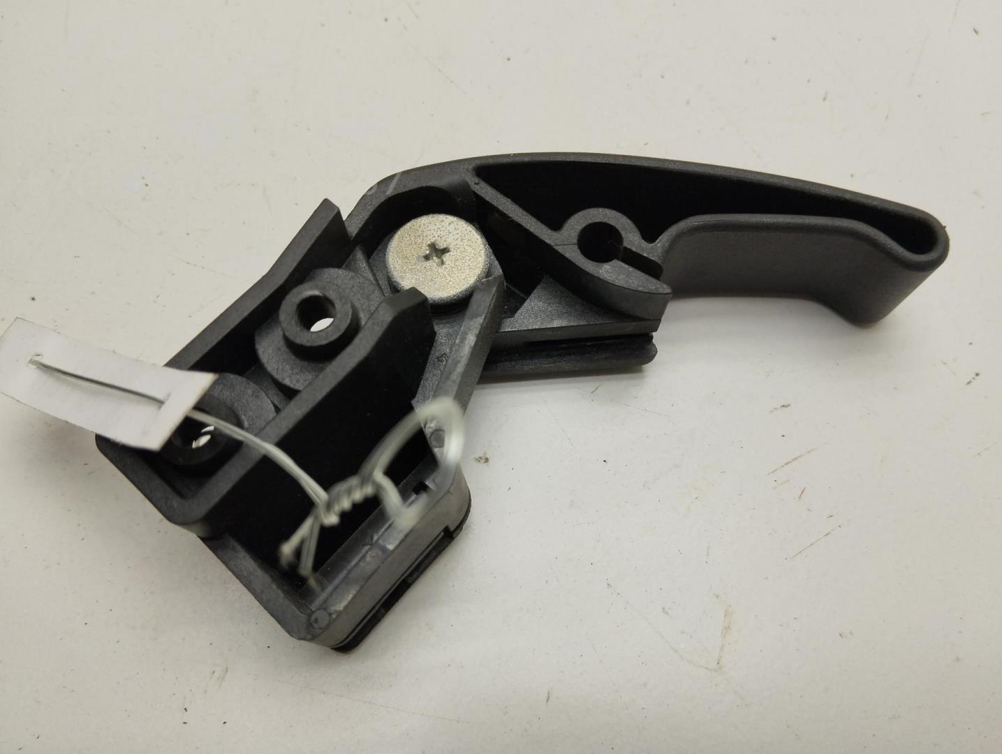 Ручка открывания капота