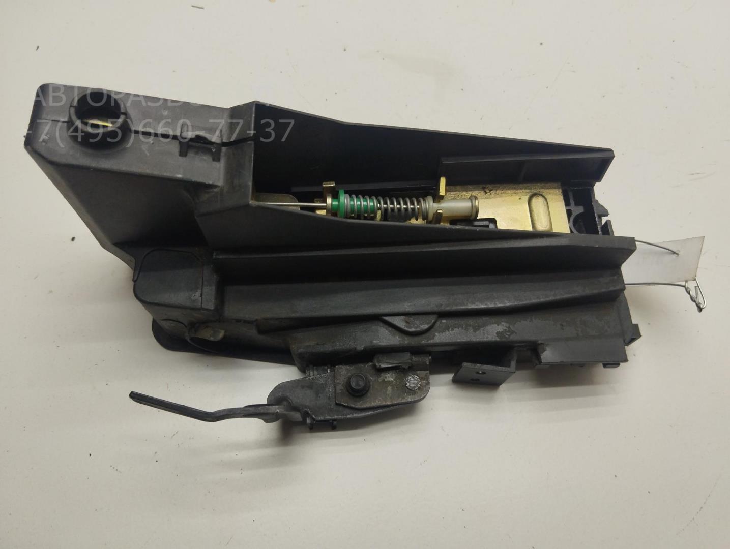 Замок двери передней правой