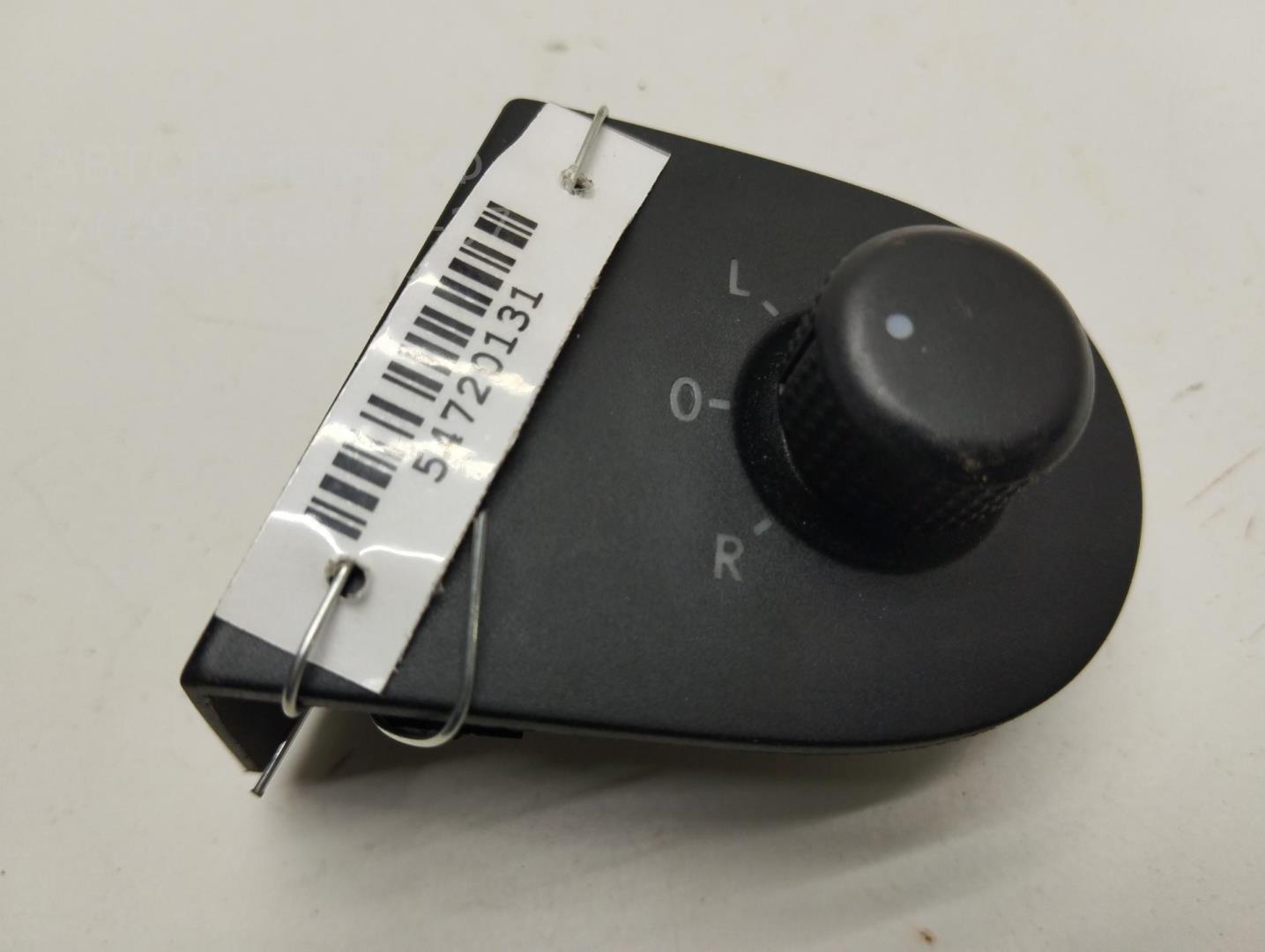 Кнопка регулировки зеркала