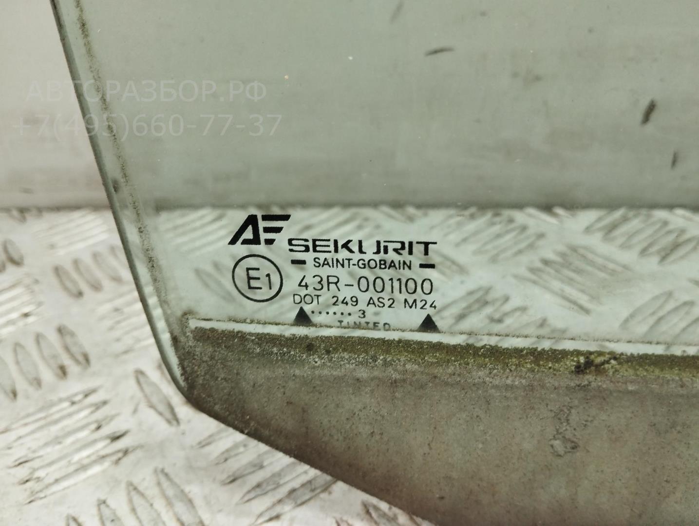 Стекло двери передней правой
