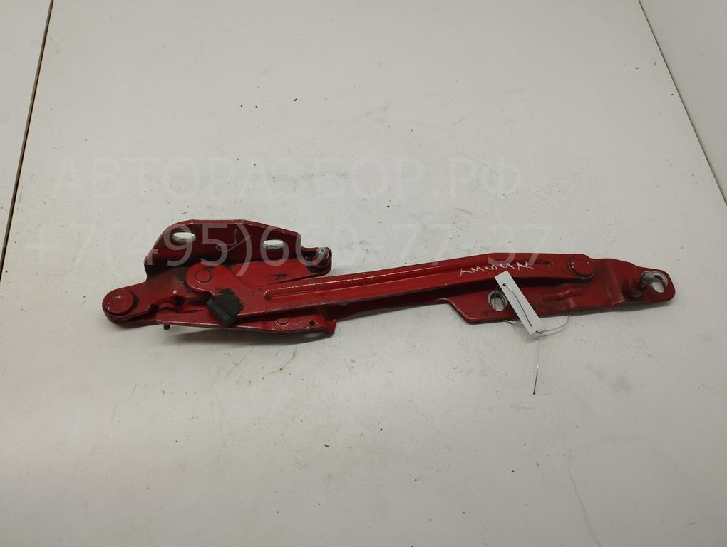 Петля крышки багажника