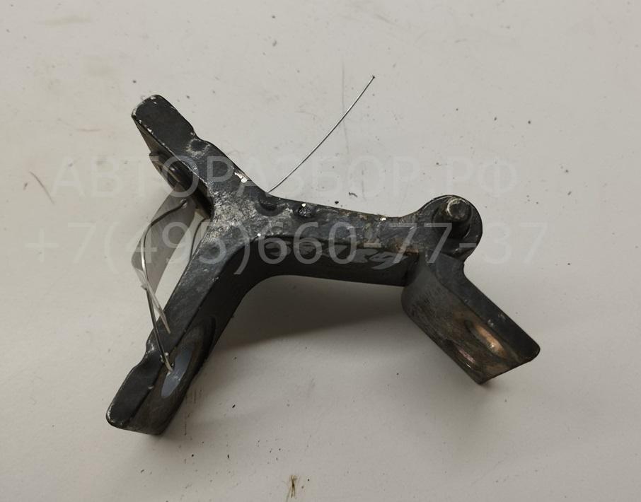 Петля двери