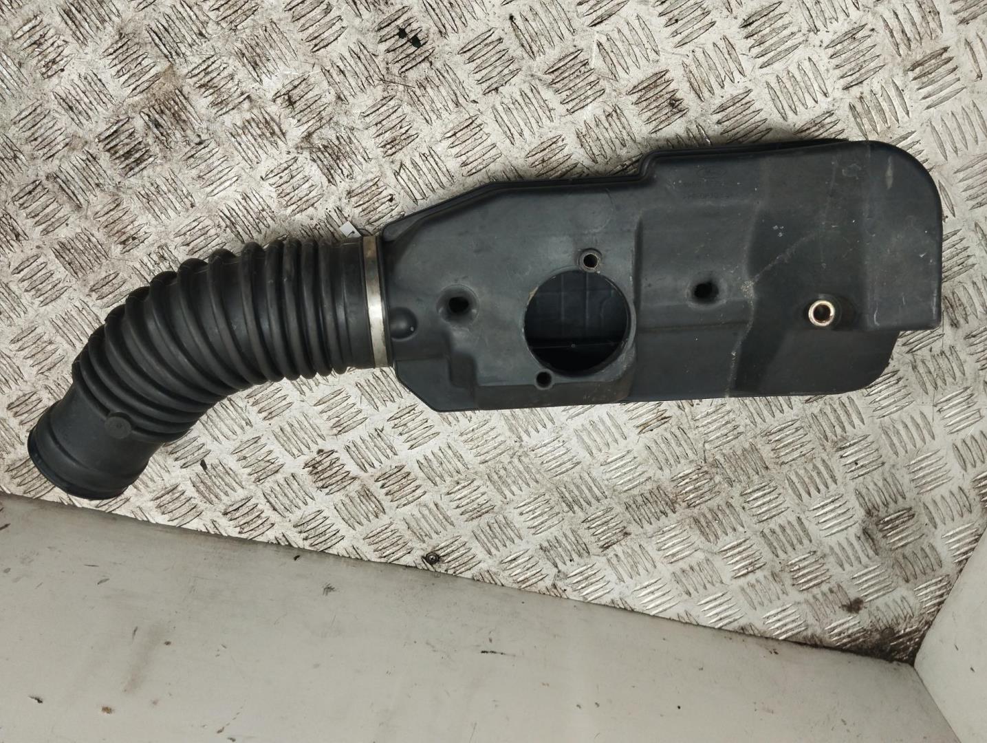 Резонатор воздушного фильтра