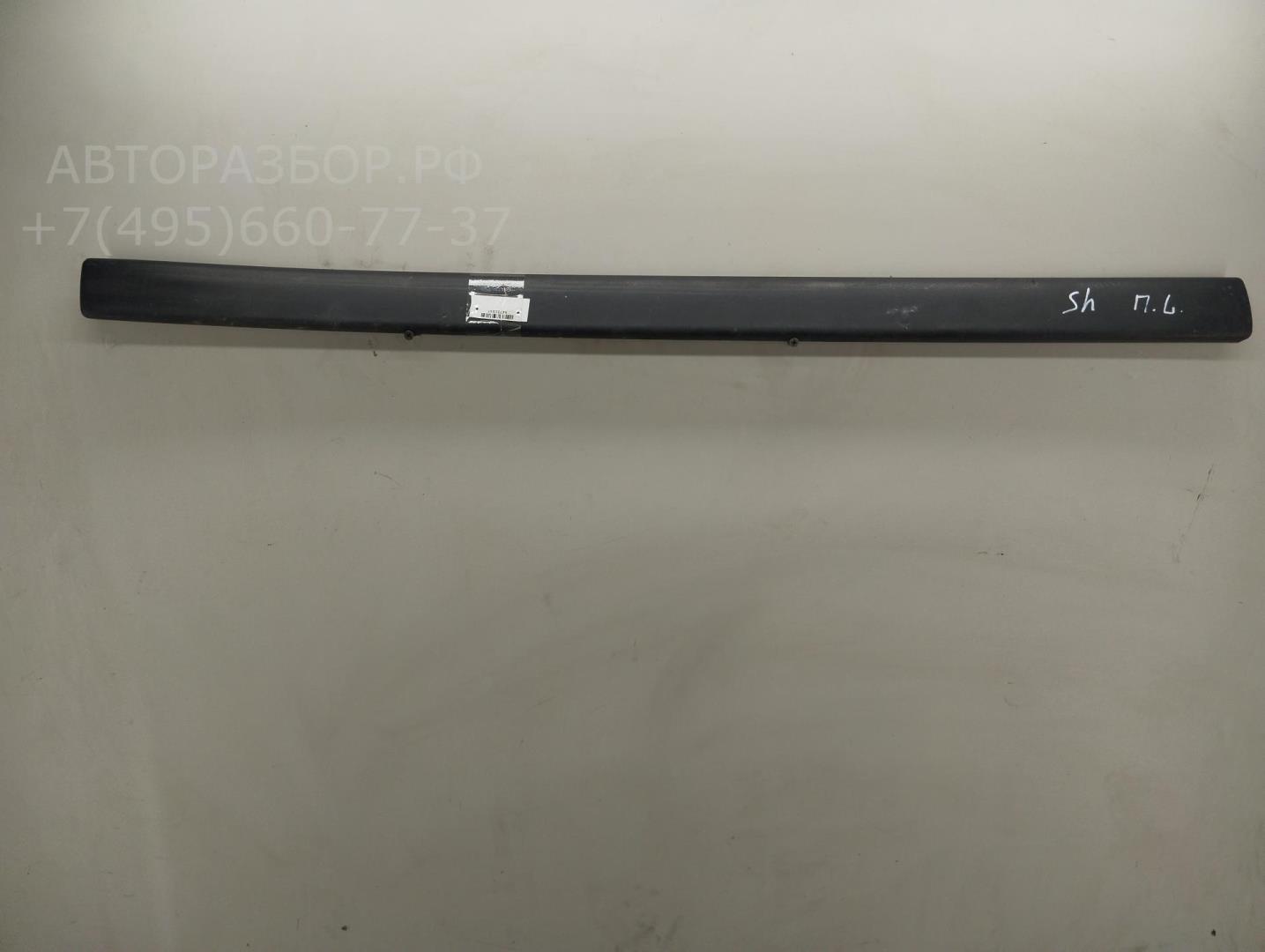 Молдинг двери передней левой