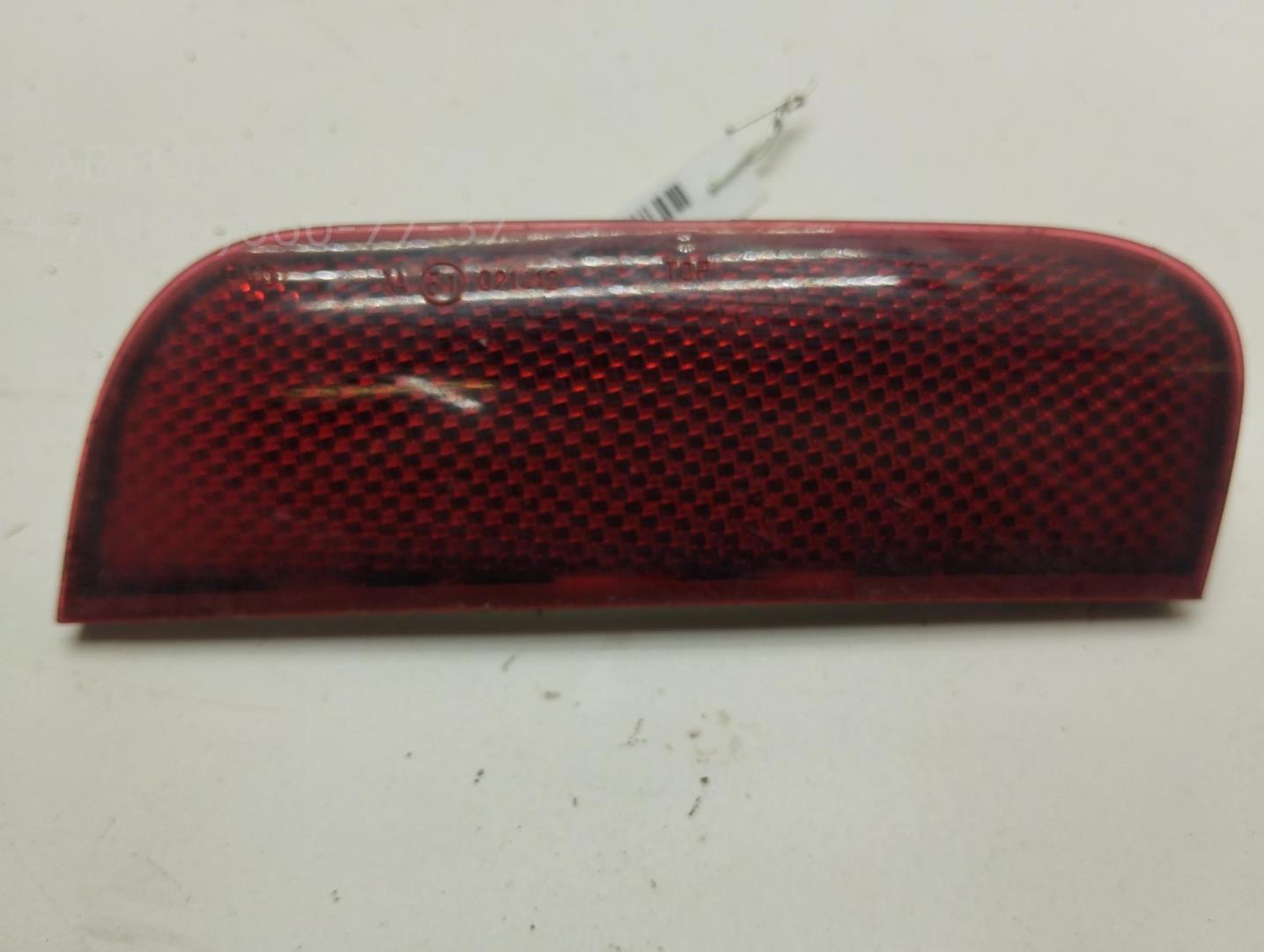 Отражатель в бампер задний левый