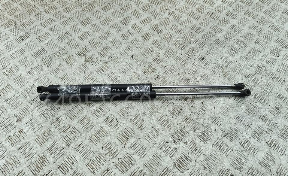 Амортизатор крышки багажника