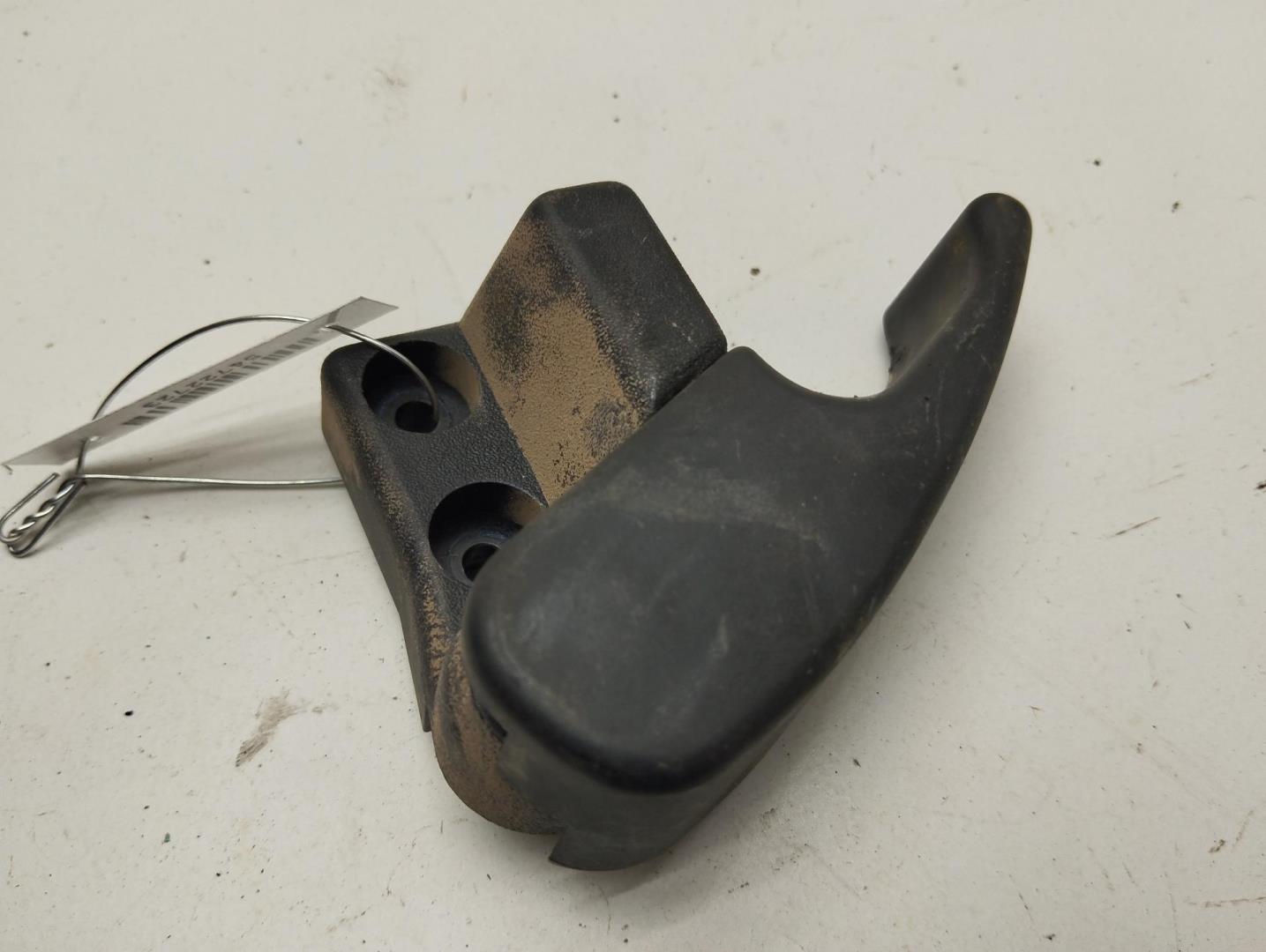 Ручка открывания капота