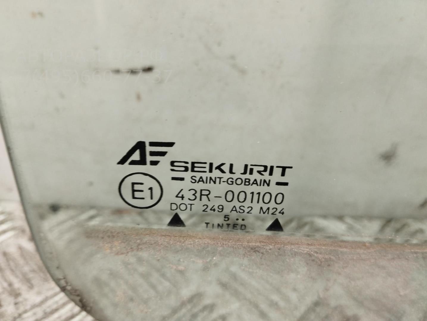 Стекло двери задней правой