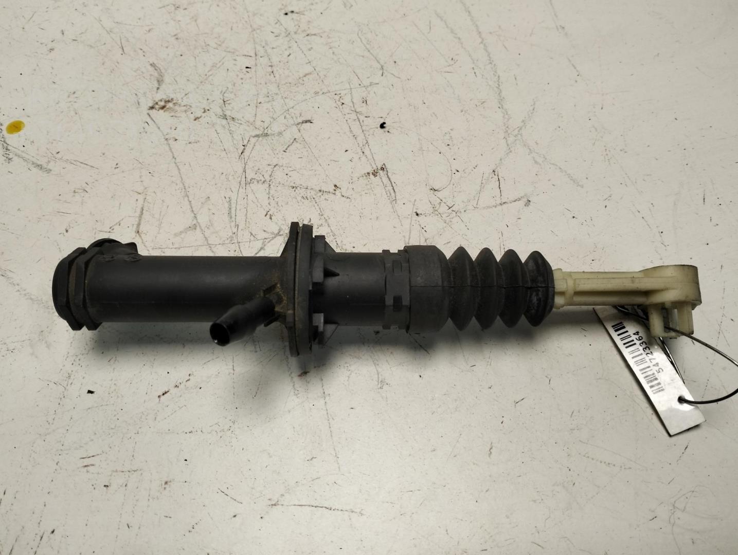 Цилиндр сцепления главный