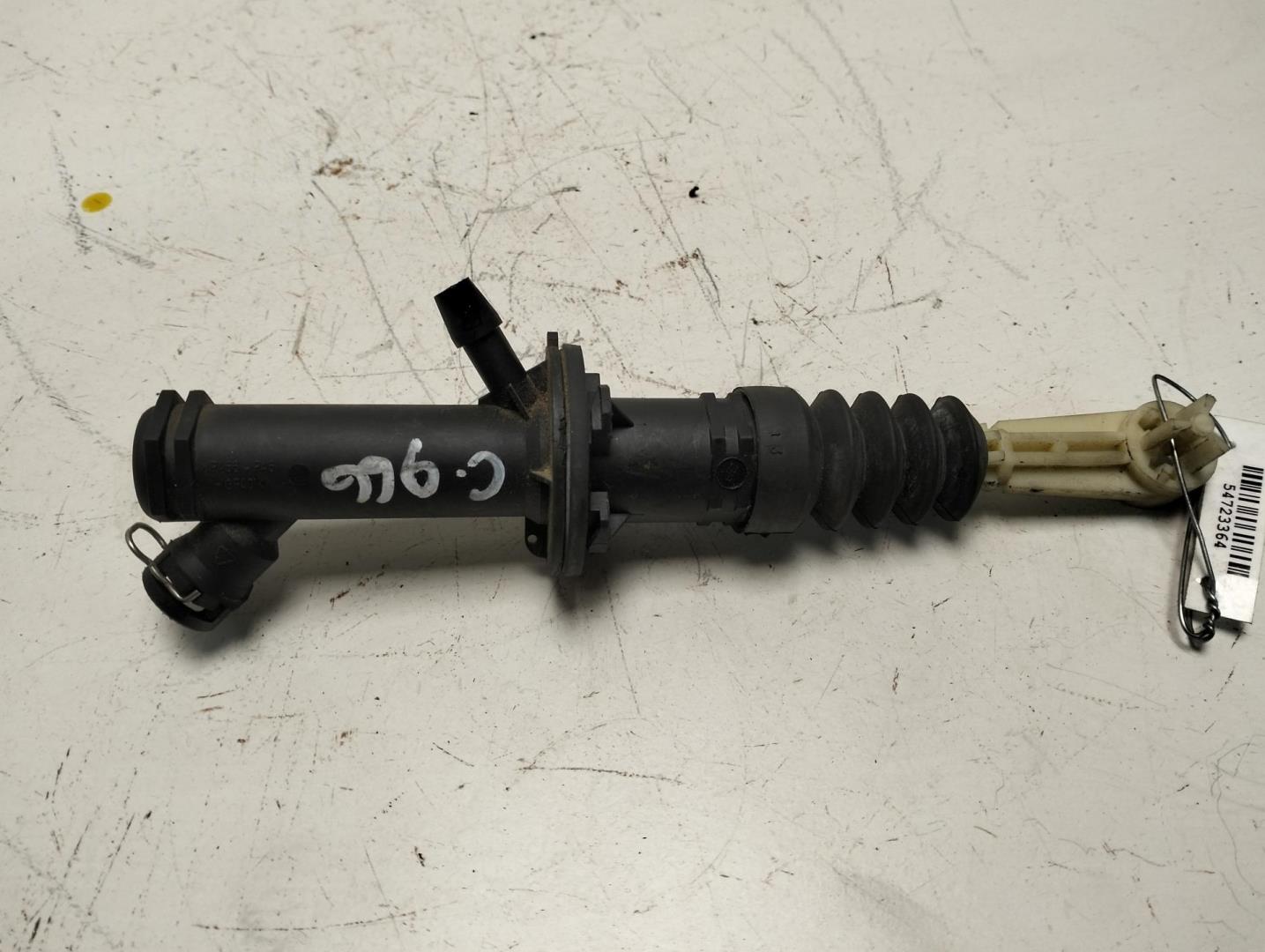 Цилиндр сцепления главный