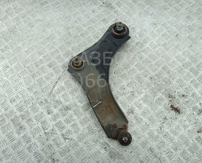 Рычаг передний левый
