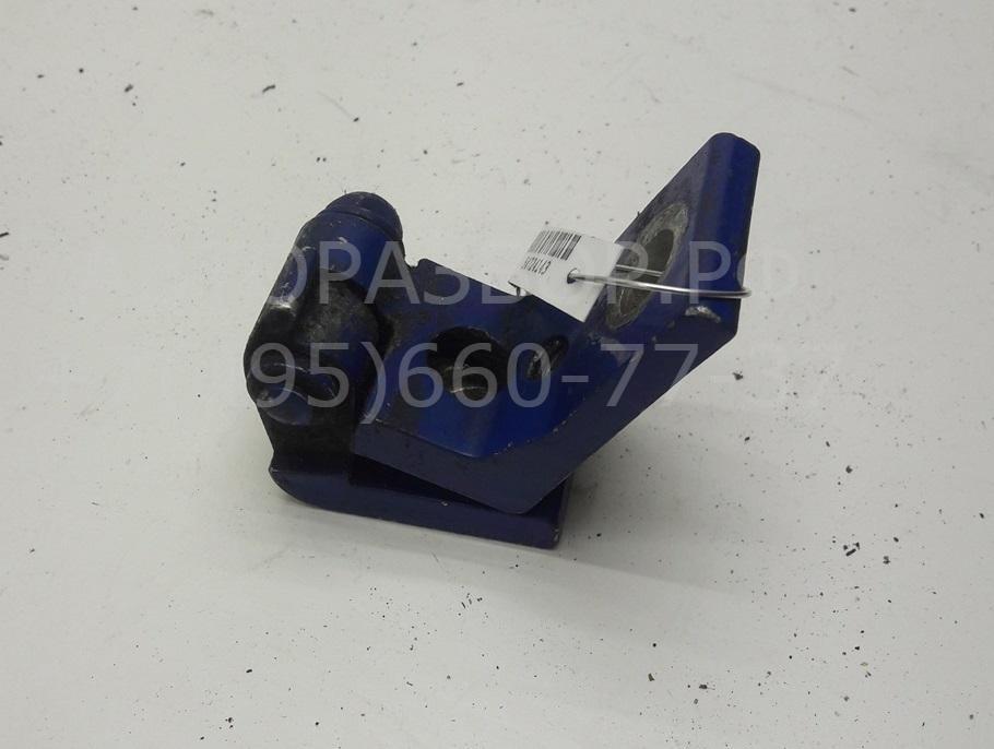 Петля двери