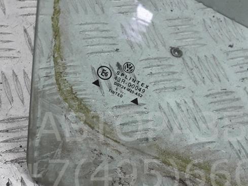 Стекло двери передней правой