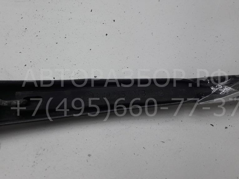 Поводок стеклоочистителя заднего