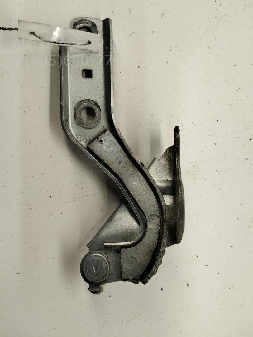 Петля капота левая