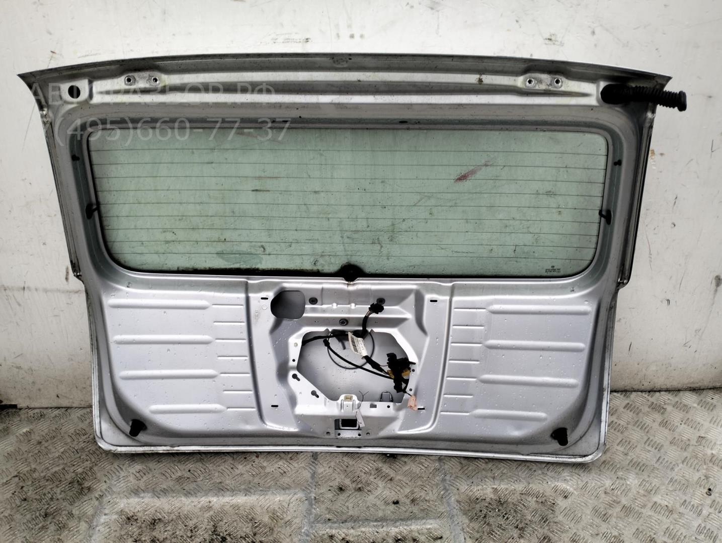 Дверь багажника